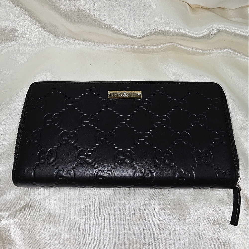Gucci Guccisima Black Embossed Monogram Ziparound Leather Wallet AUTHENT… - Picture 2 of 12